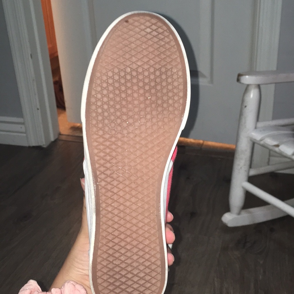 Red vans - Picture 3 of 3